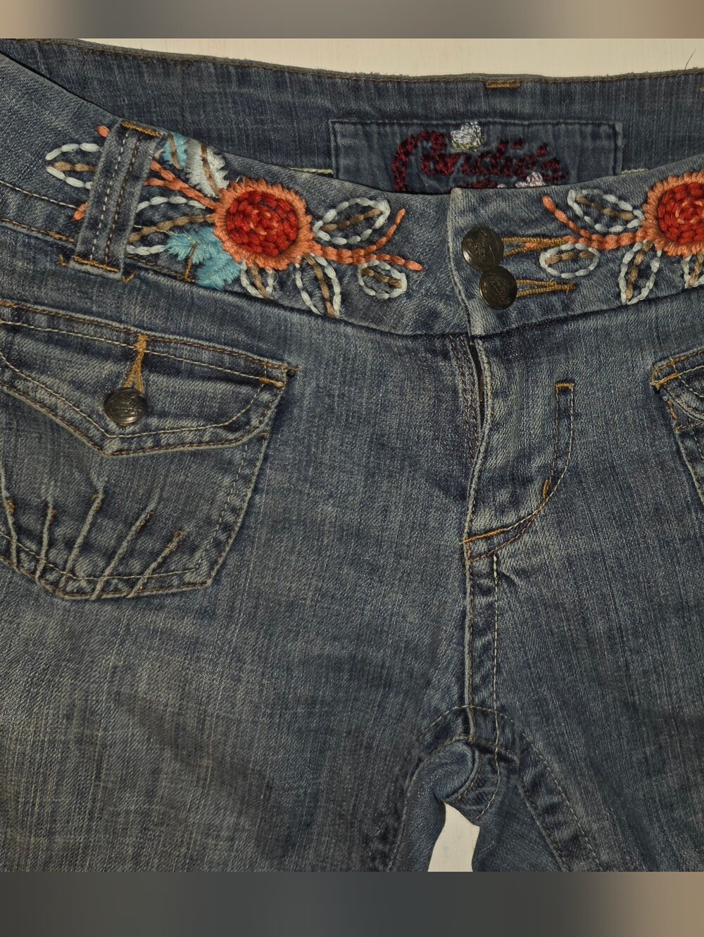 Vintage Candie's Denim Jeans Cropped Jeans Floral Embroidery Size 11 Y2K
